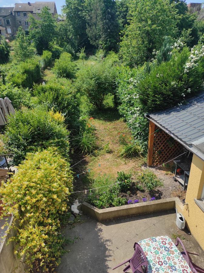 Вилла Cour Et Jardin Revin  Экстерьер фото